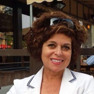 Meet your Posher, Loraine